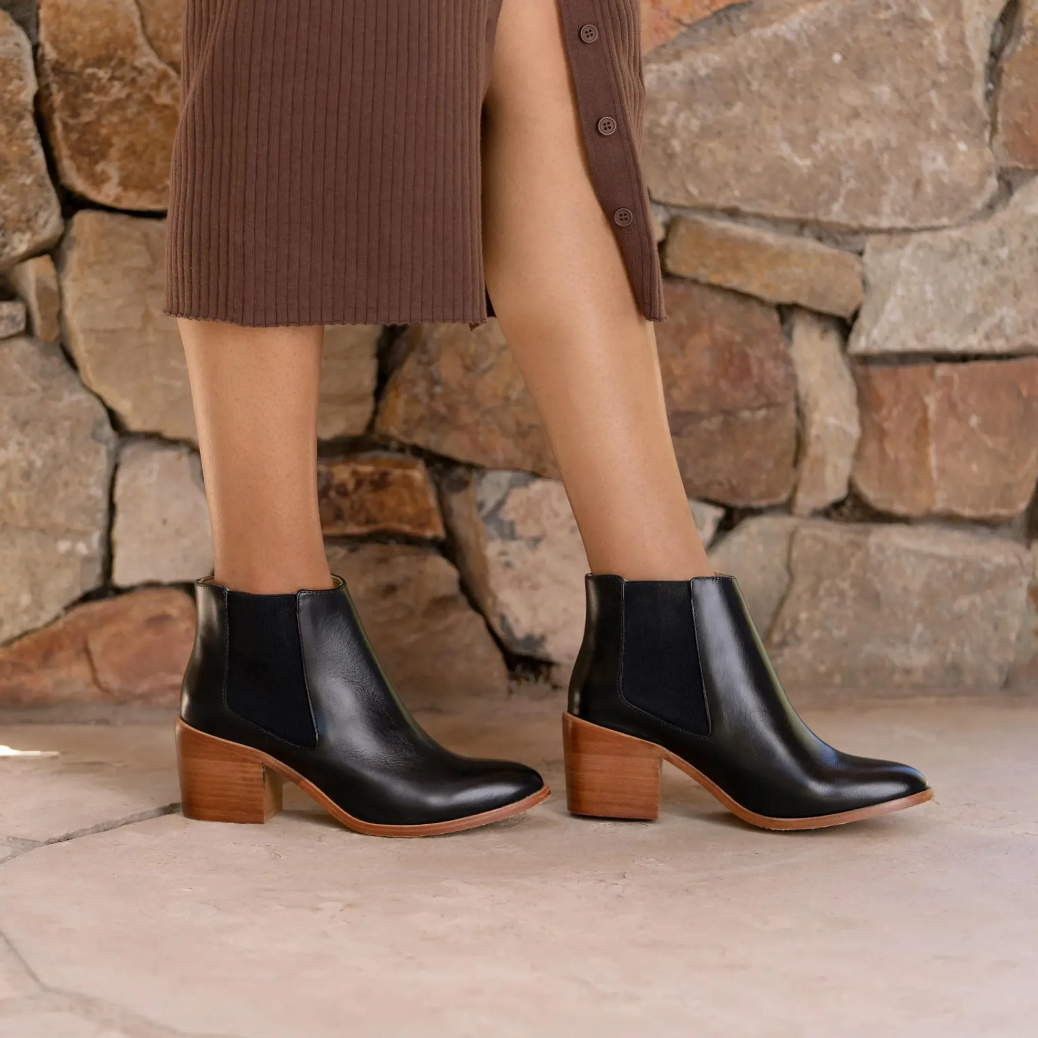 Nisolo Heels-Heeled Chelsea Boot Black