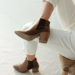 Nisolo Boots-Heeled Chelsea Commuter Boot Brown