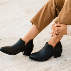 Nisolo Boots-Mia Everyday Ankle Bootie Black/Black