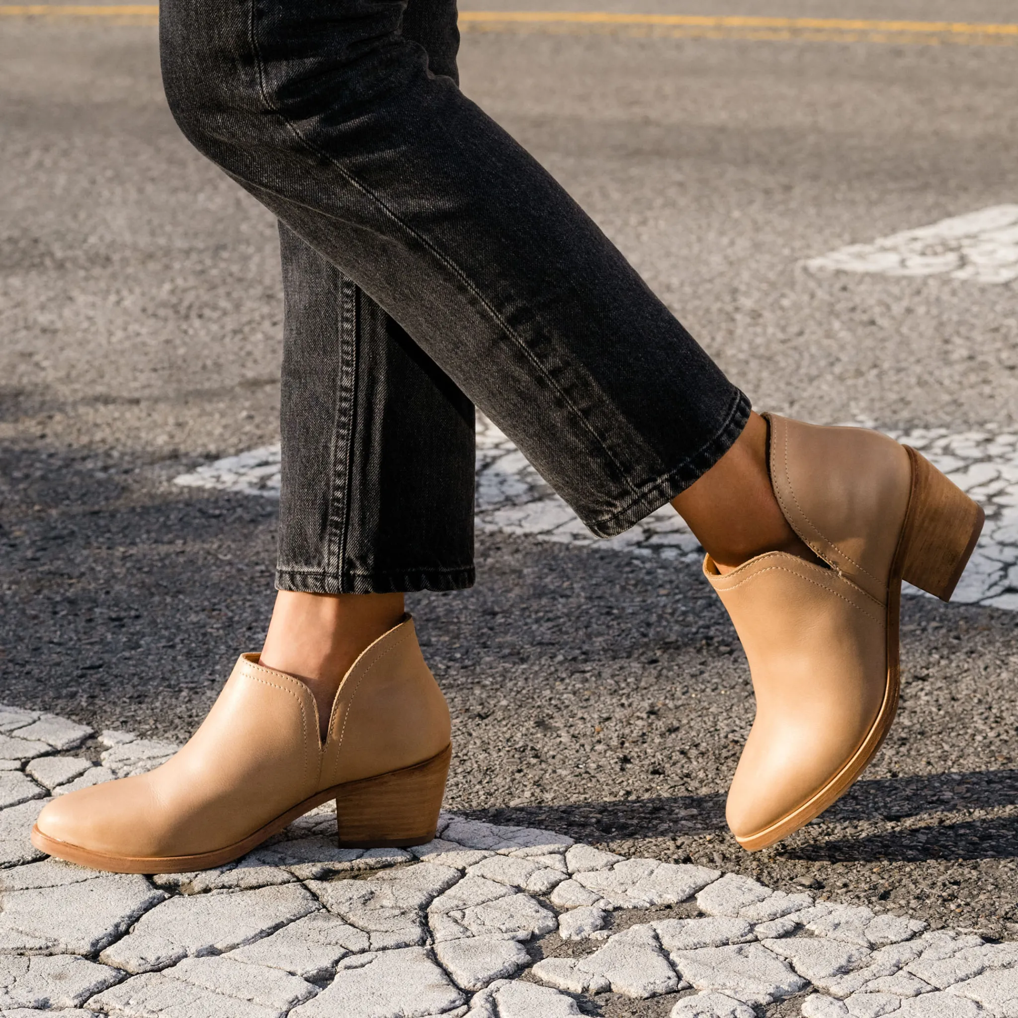 Nisolo Boots-Mia Everyday Ankle Bootie Almond